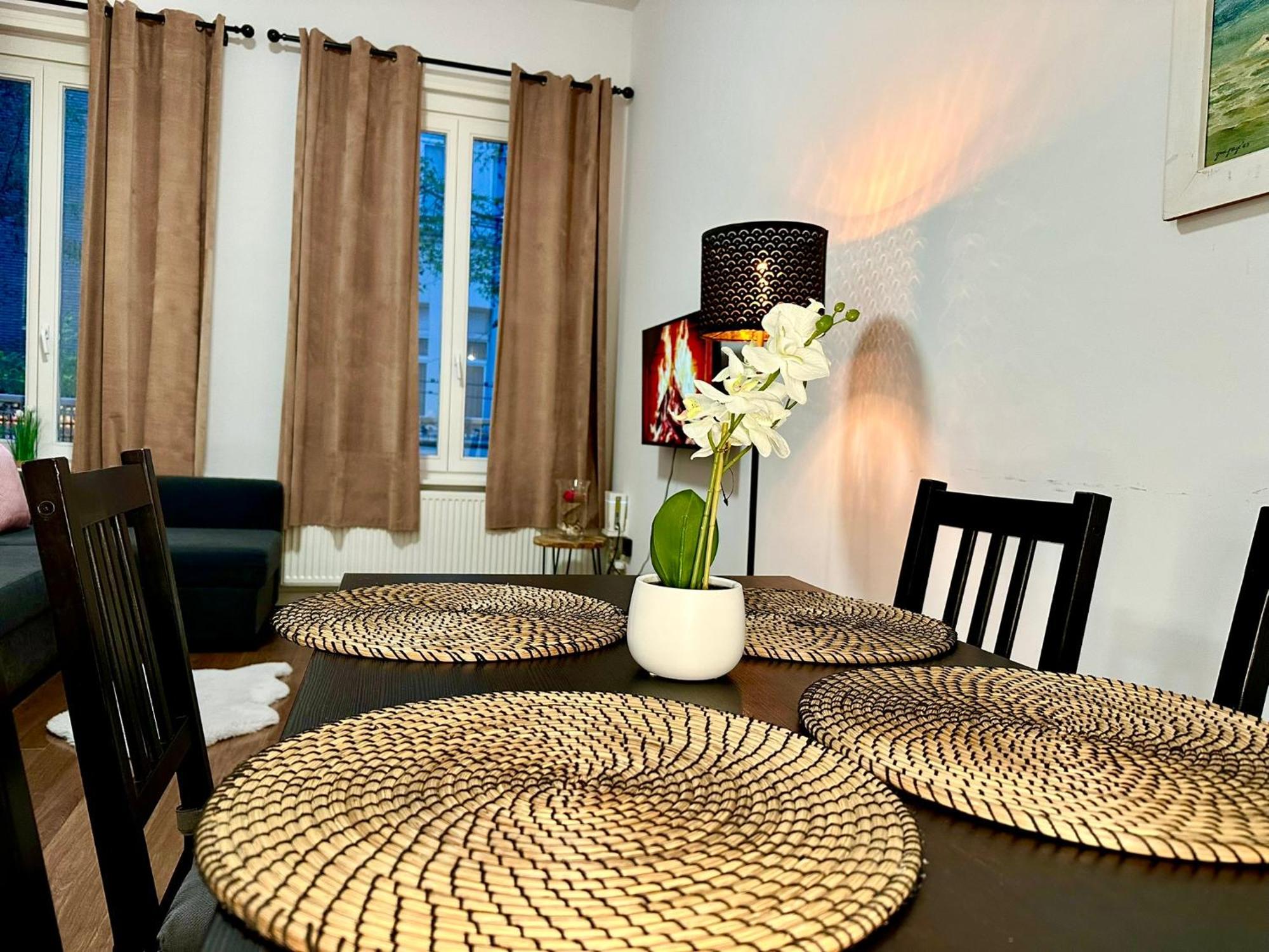 Luxury Suites Centrum By Rikas Hotels Antwerpia Zewnętrze zdjęcie
