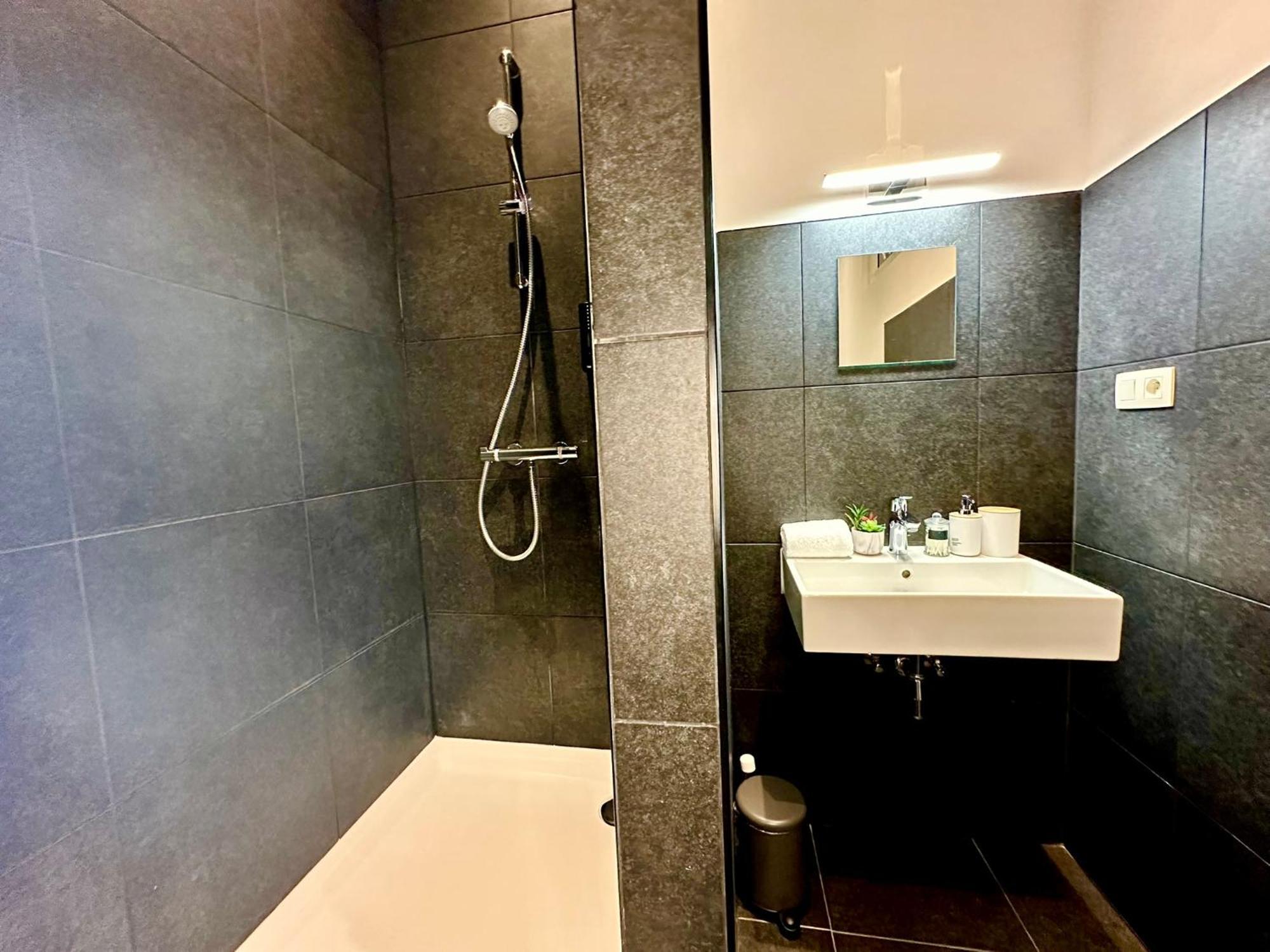 Luxury Suites Centrum By Rikas Hotels Antwerpia Zewnętrze zdjęcie